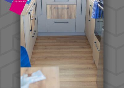 Krono laminált és Kaindl SPC padló Sitkén, JOLA Sárvár kivitelezés